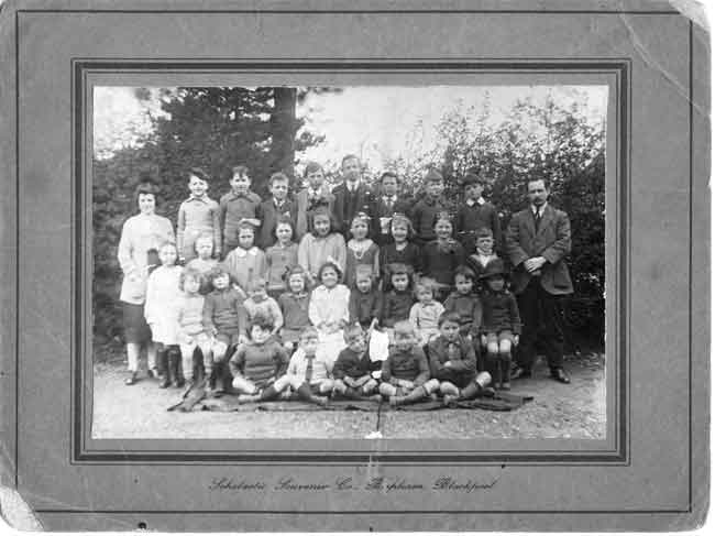 Carrog School 1930?